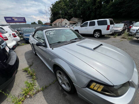2004 Ford Mustang GT Deluxe