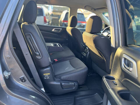 2019 Nissan Pathfinder SV