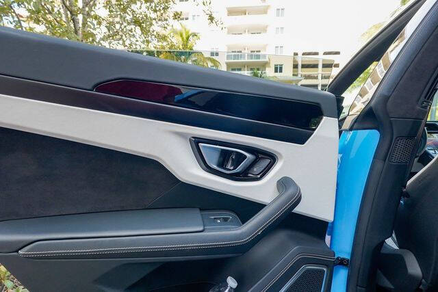 2024 Lamborghini Urus S