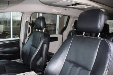 2014 Chrysler Town and Country Touring