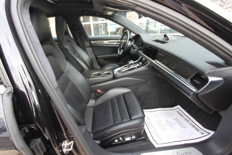 2017 Porsche Panamera Turbo