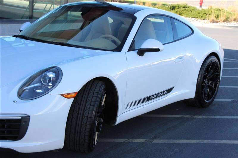 2017 Porsche 911 Carrera