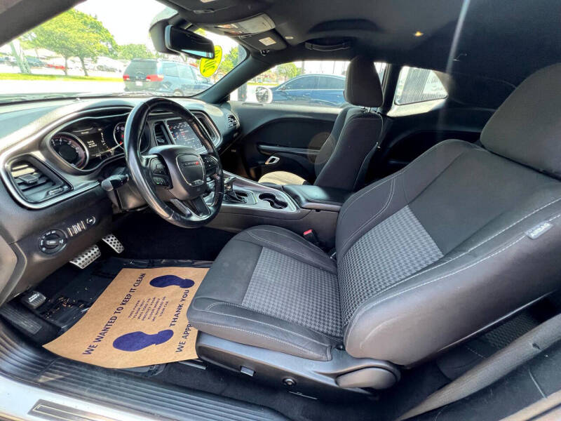 2019 Dodge Challenger SXT