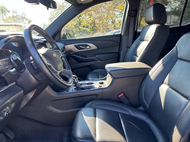 2023 Chevrolet Traverse LT Leather