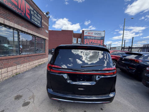 2025 Chrysler Pacifica Select