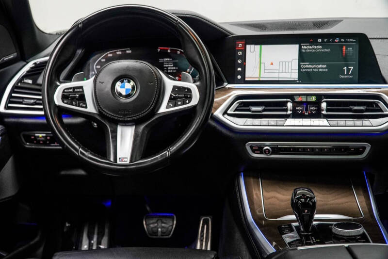 2022 BMW X5 M50i