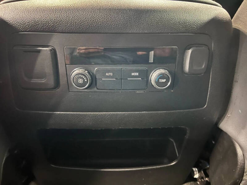 2018 Chevrolet Suburban LS