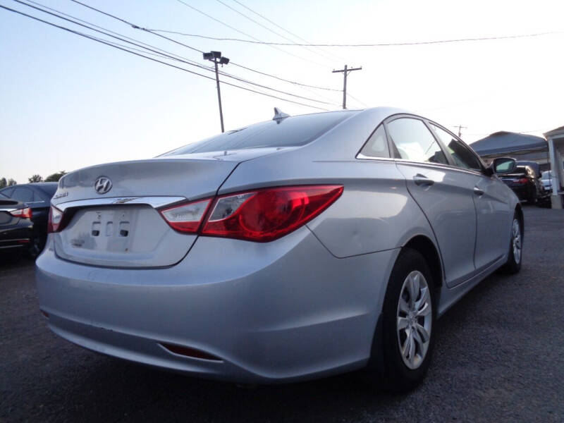 2011 Hyundai Sonata GLS photo 8