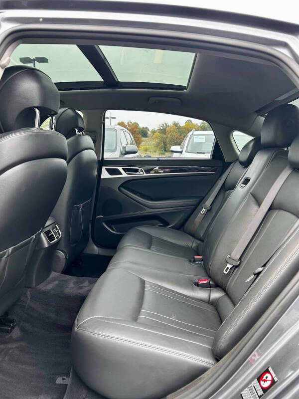 2016 Hyundai Genesis