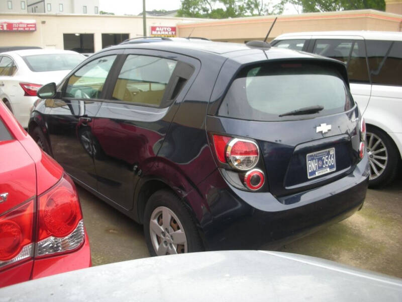 2015 Chevrolet Sonic LS Auto