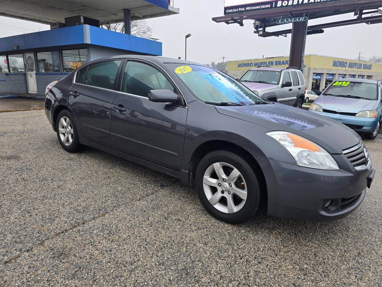 2007 Nissan Altima for sale at QUEENSGATE AUTO SALES in York, PA