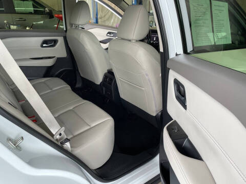 2025 Nissan Rogue SL