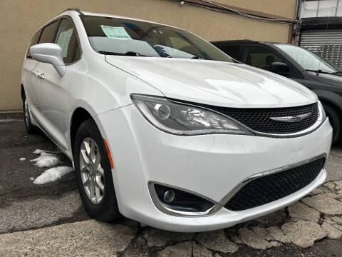 2020 Chrysler Pacifica Touring L