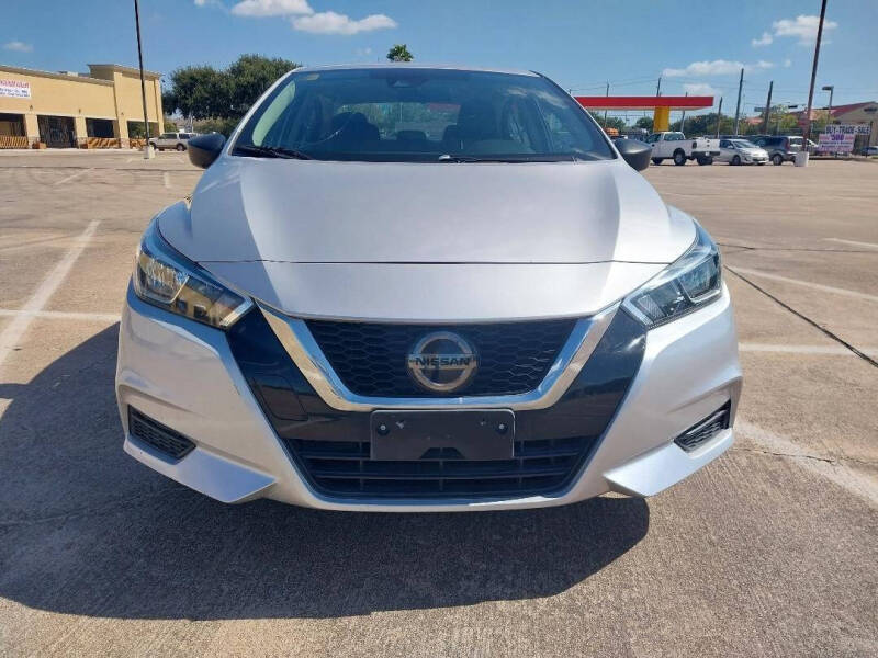 2020 Nissan Versa Sedan S photo 2