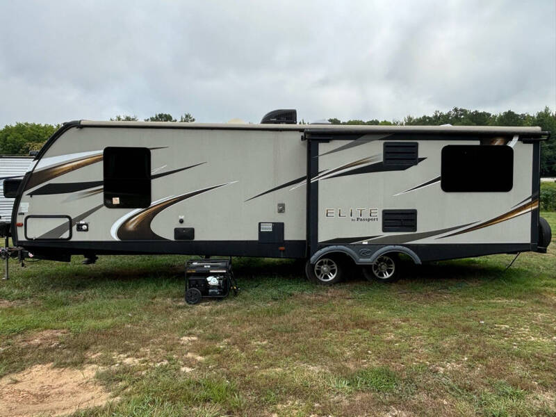 2015 Keystone Elite RV for sale at Monroe Auto's, LLC in Parsons TN