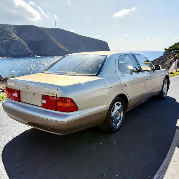 1999 Lexus LS 400