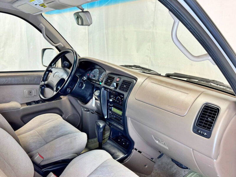 2000 Toyota 4Runner SR5