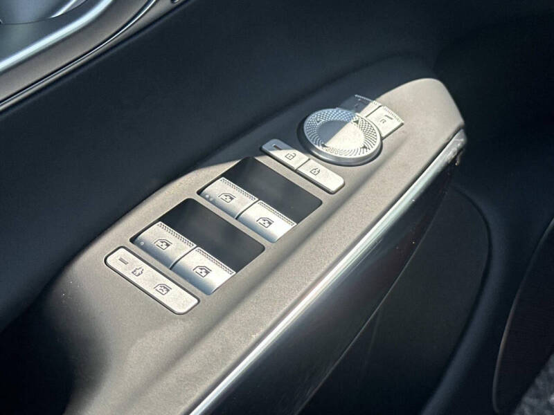 2026 Genesis GV70