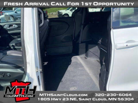 2022 Chrysler Pacifica Touring L