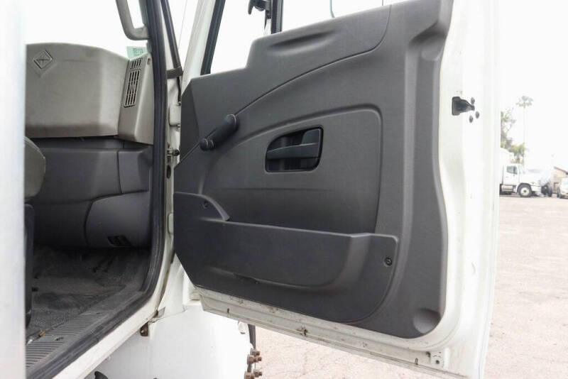 2019 International DuraStar 4300