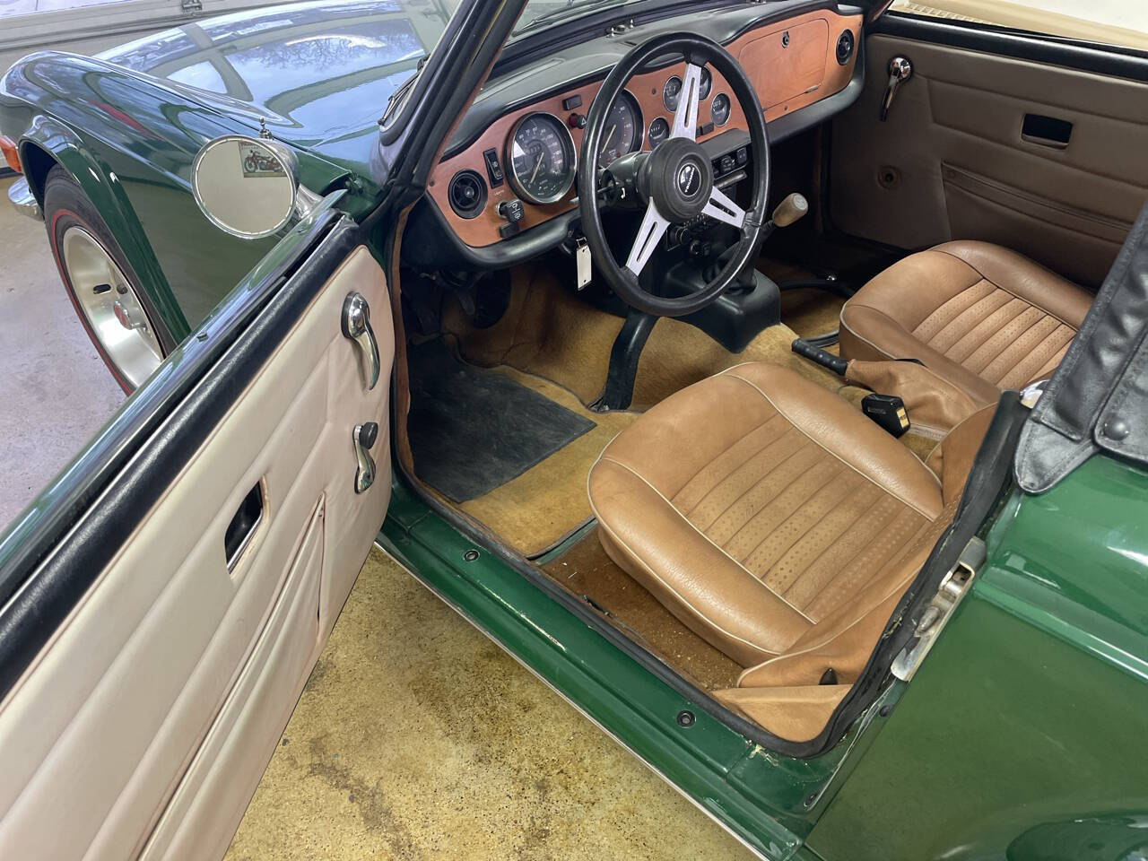 1976 Triumph TR6 14