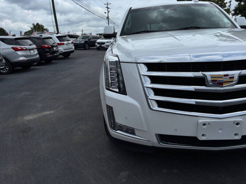 2017 Cadillac Escalade Luxury