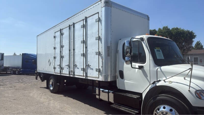2015 Freightliner M2 106