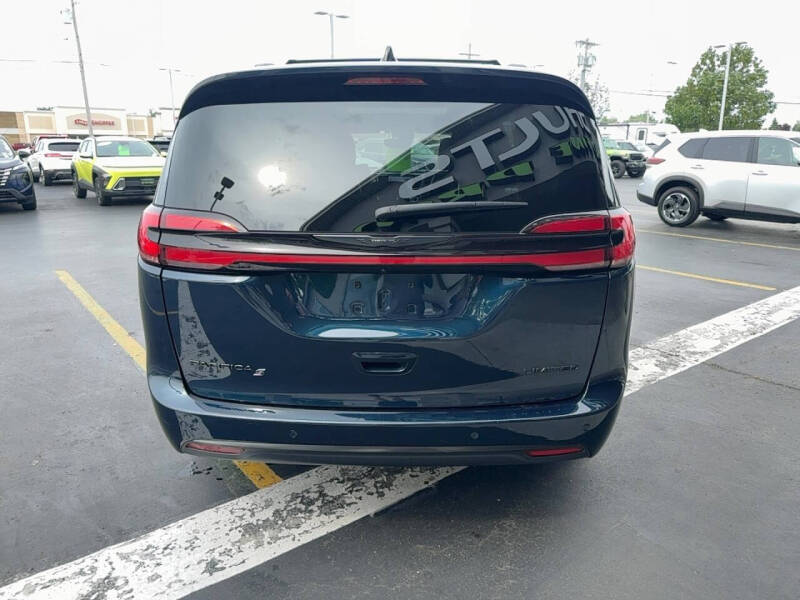 2025 Chrysler Pacifica Limited