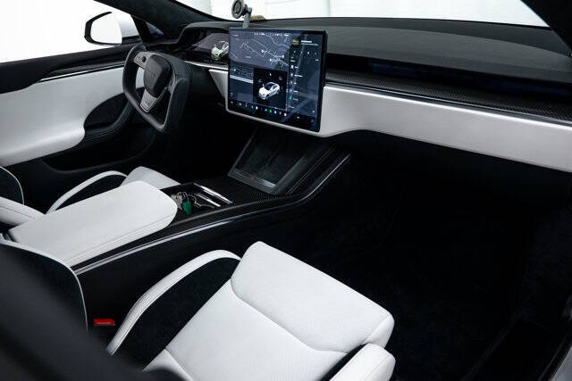 2022 Tesla Model S Plaid