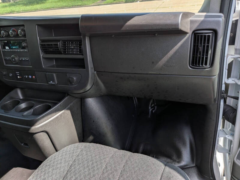 2025 Chevrolet Express 2500