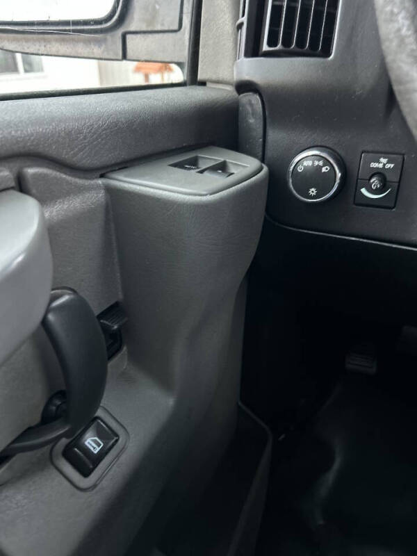 2016 GMC Savana 2500
