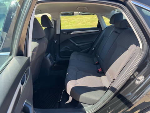 2016 Volkswagen Passat 1.8T R-Line