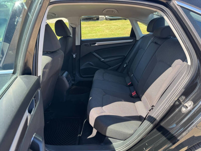 2016 Volkswagen Passat 1.8T R-Line