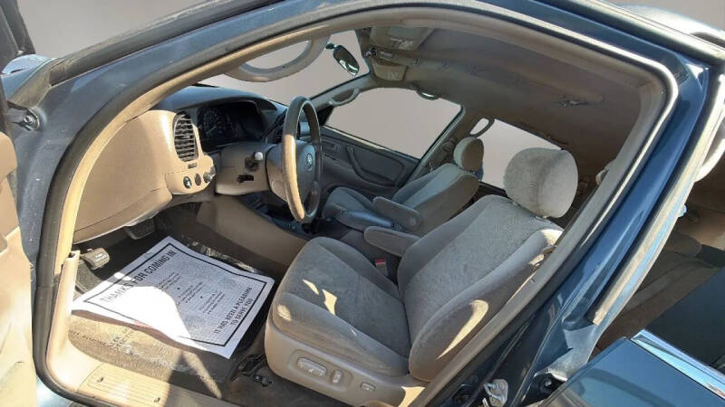 2005 Toyota Sequoia SR5