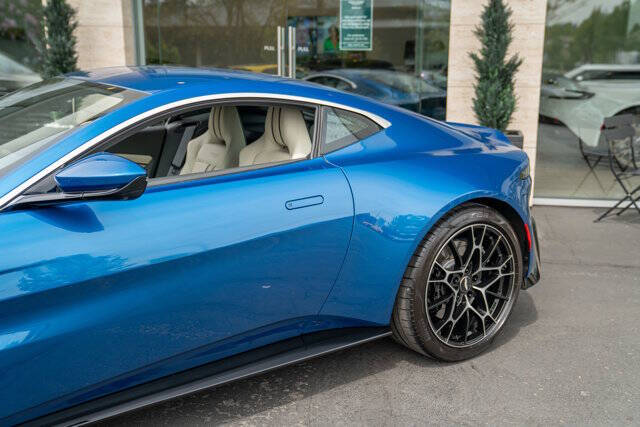 2022 Aston Martin Vantage 36