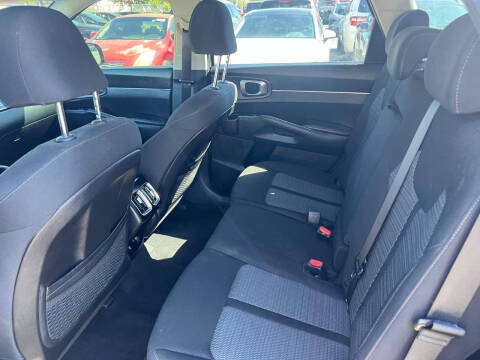 2023 Kia Sorento LX