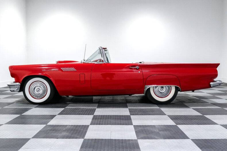 1957 Ford Thunderbird