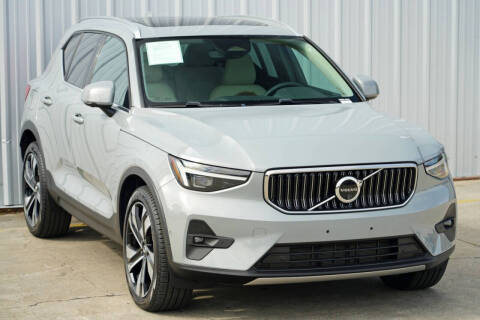 2024 Volvo XC40 B5 Ultimate Bright Theme