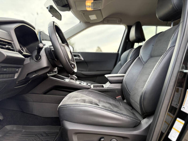 2023 Mitsubishi Outlander SE