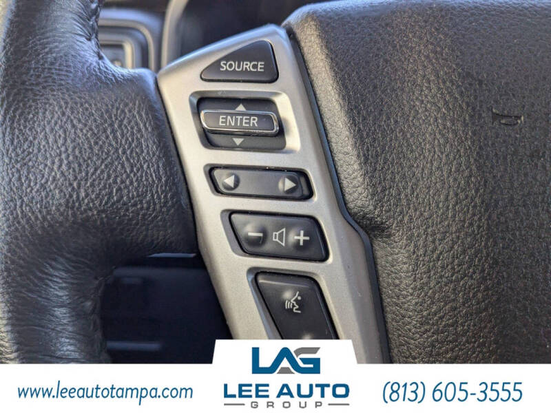 2023 Nissan Titan SV