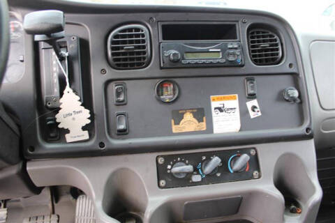 2013 Freightliner M2 106