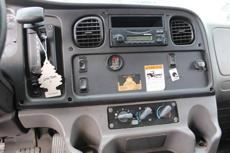 2013 Freightliner M2 106