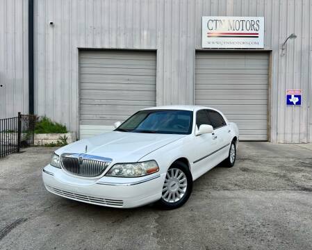 2005 Lincoln Town Car for sale at CTN MOTORS in Houston TX