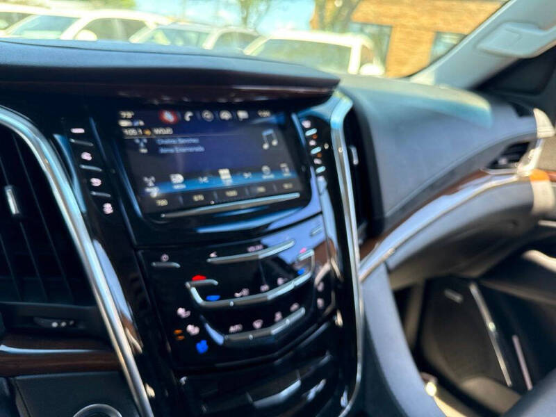 2018 Cadillac Escalade Luxury