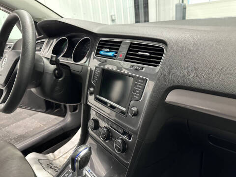 2016 Volkswagen e-Golf SE