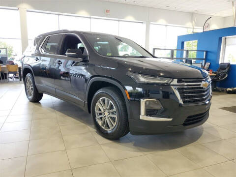 2023 Chevrolet Traverse for sale at Betten Baker Preowned Center in Twin Lake MI