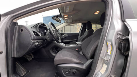 2015 Chrysler 200 Limited