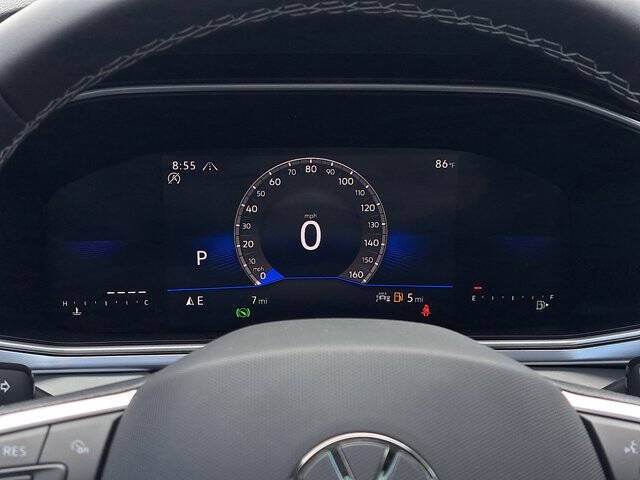 2025 Volkswagen Taos SE 4Motion