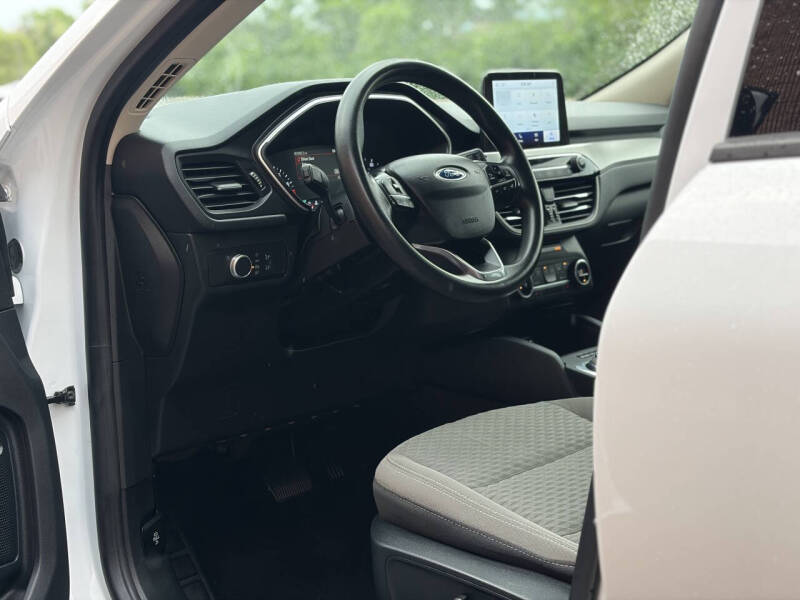 2020 Ford Escape SE
