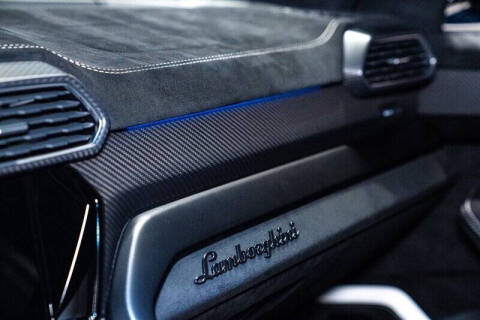 2023 Lamborghini Urus Performante